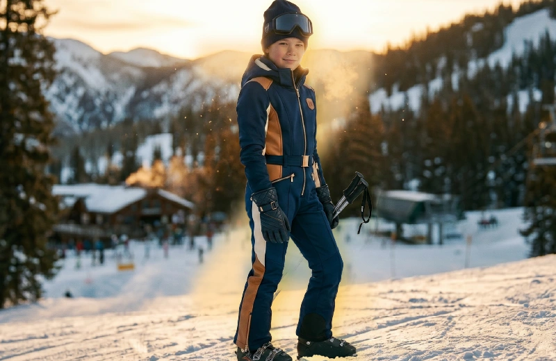 Enfants en équipement outdoor